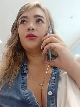 Snapshot of miss_berlyn chatting on 05-16-26, 05:01 miss berlyn online show from 05-16-26, 05:01
