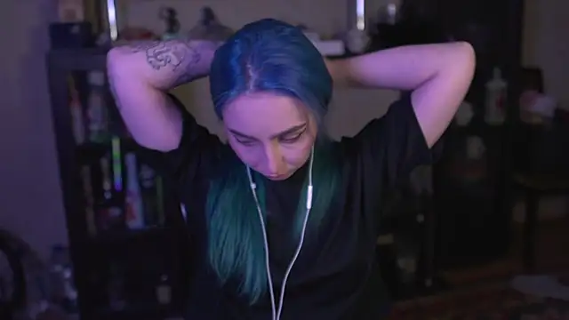 Snapshot of lis_silver chatting on 03-31-26, 05:46 lis silver online show from 03-31-26, 05:46