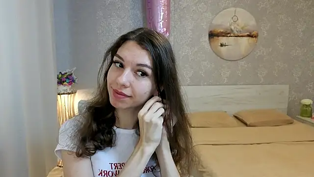 Snapshot of KellyShines chatting on 06-30-26, 04:13 KellyShines online show from 06-30-26, 04:13