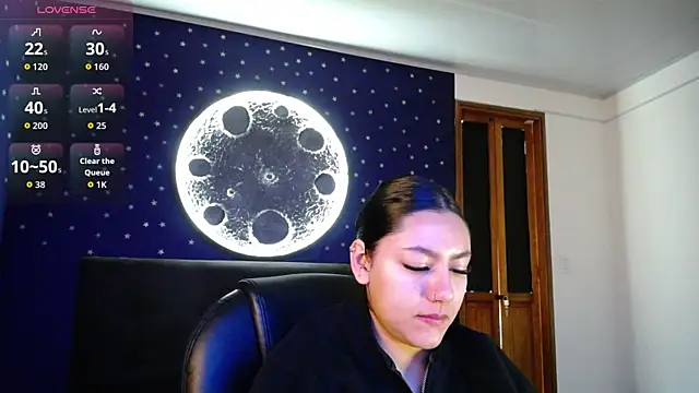 Megara 25 online show from 06-17-26, 03:24