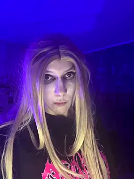 Snapshot of Akira-ivy chatting on 09-19-25, 06:52 Akira-ivy online show from 09-19-25, 06:52