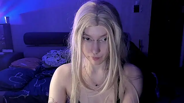 Snapshot of Akira-ivy chatting on 03-03-26, 06:58 Akira-ivy online show from 03-03-26, 06:58