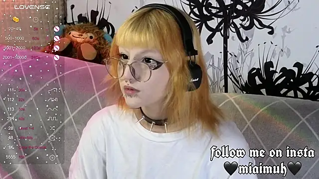 mia  yui online show from 09-09-25, 02:00