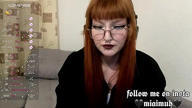 mia  yui online show from 10-23-25, 03:55