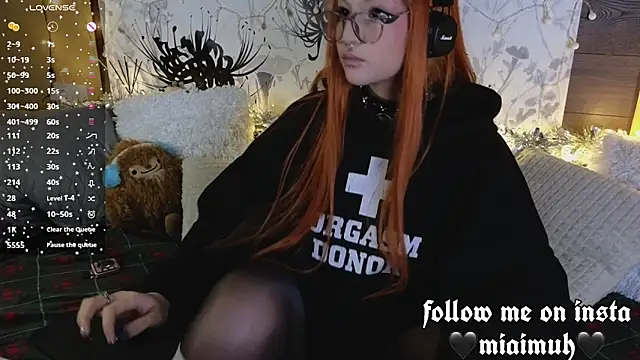 mia  yui online show from 12-15-25, 12:26