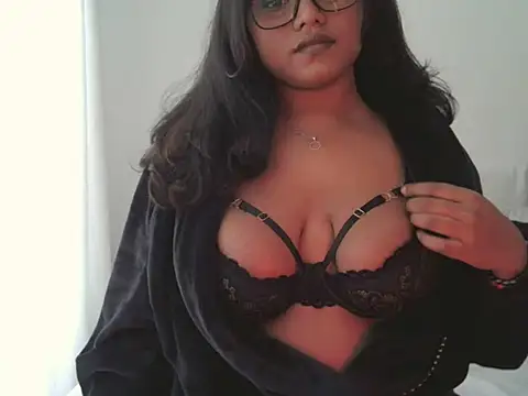 Snapshot of DirtyChaiLatte chatting on 10-06-25, 02:25 DirtyChaiLatte online show from 10-06-25, 02:25