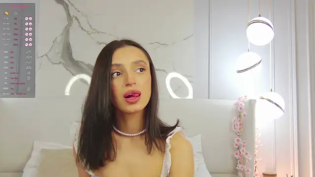 AdoraCortes online show from 11-09-25, 05:28