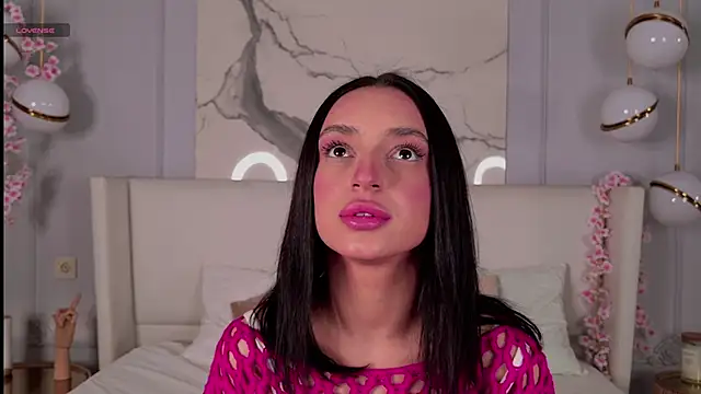 AdoraCortes online show from 11-22-25, 05:06