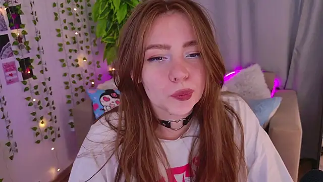 Moon  Bunny online show from 09-11-25, 03:34