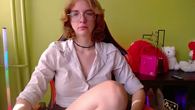 Snapshot of juicyPenny chatting on 06-20-26, 06:27 juicyPenny online show from 06-20-26, 06:27