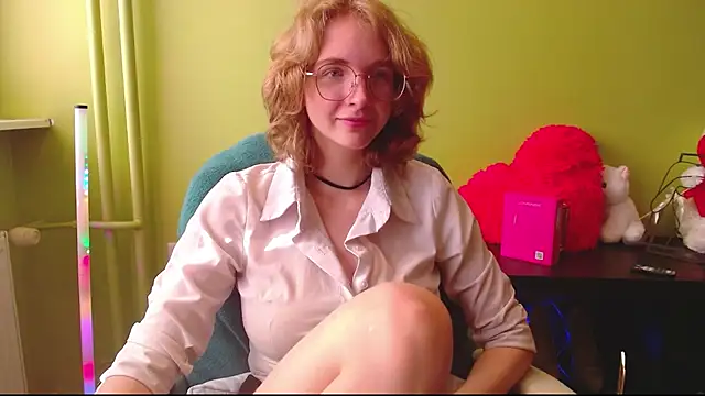 Snapshot of juicyPenny chatting on 06-26-26, 06:18 juicyPenny online show from 06-26-26, 06:18