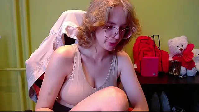 Snapshot of juicyPenny chatting on 07-18-26, 06:28 juicyPenny online show from 07-18-26, 06:28