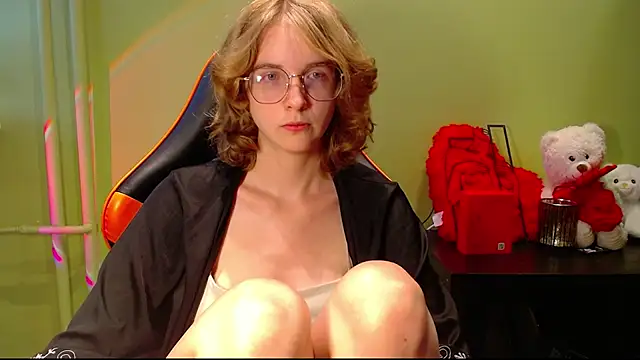 Snapshot of juicyPenny chatting on 07-19-26, 01:15 juicyPenny online show from 07-19-26, 01:15