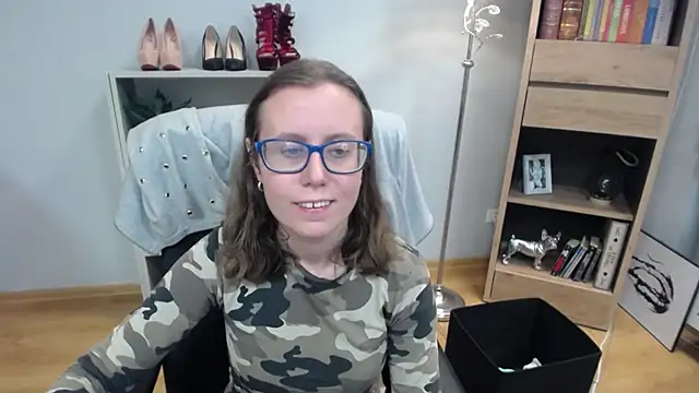 sweetxLizzy online show from 10-24-25, 06:21