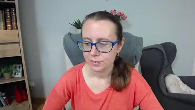 Snapshot of sweetxLizzy chatting on 05-20-26, 04:29 sweetxLizzy online show from 05-20-26, 04:29