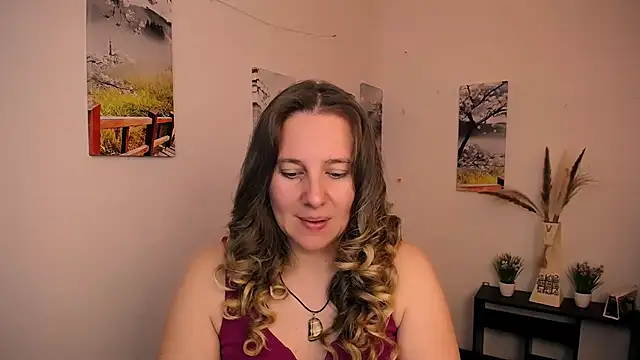 Snapshot of Darklure_ chatting on 09-09-25, 08:52 Darklure online show from 09-09-25, 08:52