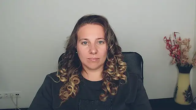 Snapshot of Darklure_ chatting on 09-12-25, 01:55 Darklure online show from 09-12-25, 01:55