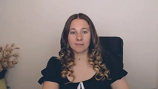 Snapshot of Darklure_ chatting on 09-19-25, 08:20 Darklure online show from 09-19-25, 08:20