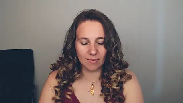 Snapshot of Darklure_ chatting on 09-23-25, 02:20 Darklure online show from 09-23-25, 02:20