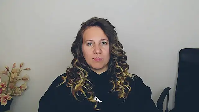 Snapshot of Darklure_ chatting on 09-29-25, 04:01 Darklure online show from 09-29-25, 04:01