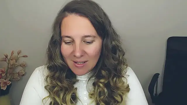 Snapshot of Darklure_ chatting on 10-01-25, 09:21 Darklure online show from 10-01-25, 09:21