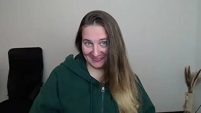 Snapshot of Darklure_ chatting on 10-17-25, 03:25 Darklure online show from 10-17-25, 03:25