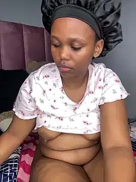 Snapshot of Abby_108 chatting on 12-15-25, 06:06 Abby 108 online show from 12-15-25, 06:06