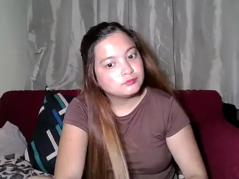 Snapshot of gwenn_2025 chatting on 03-29-26, 03:01 gwenn 2025 online show from 03-29-26, 03:01