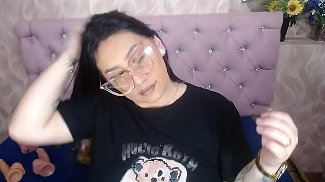 Naomi Braunx online show from 11-19-25, 01:11