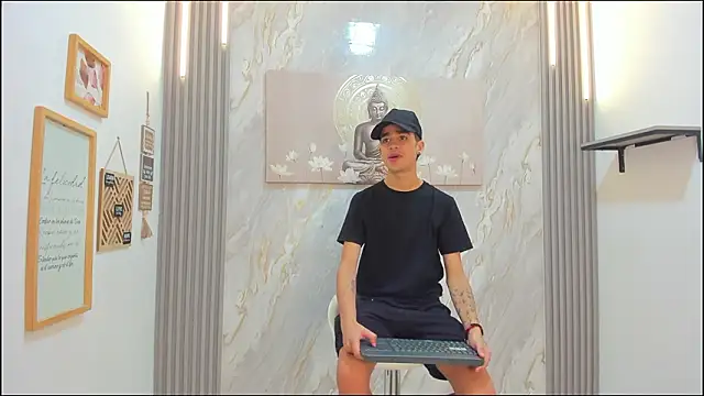 TWINKS BOYS1 online show from 01-15-26, 07:39