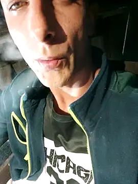 Snapshot of Czarnoksieznik chatting on 09-24-25, 06:33 Czarnoksieznik online show from 09-24-25, 06:33