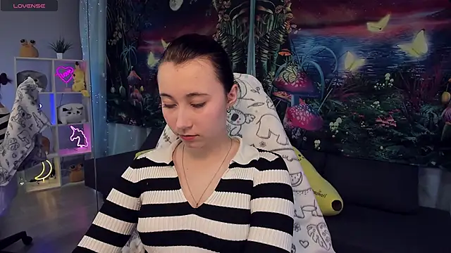 ClaraParks online show from 10-03-25, 06:16