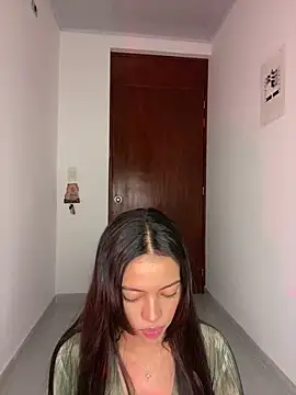 Lily  18 online show from 12-22-25, 12:07