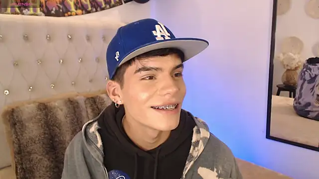 Dulcey  online show from 10-27-25, 05:22