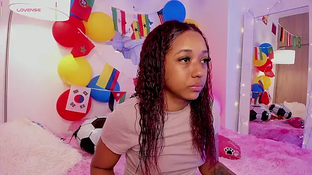 Snapshot of _Zahara_ chatting on 06-28-26, 11:11 Zahara online show from 06-28-26, 11:11