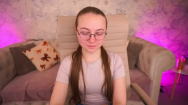 Snapshot of ArrinaWairr chatting on 05-15-26, 06:42 ArrinaWairr online show from 05-15-26, 06:42