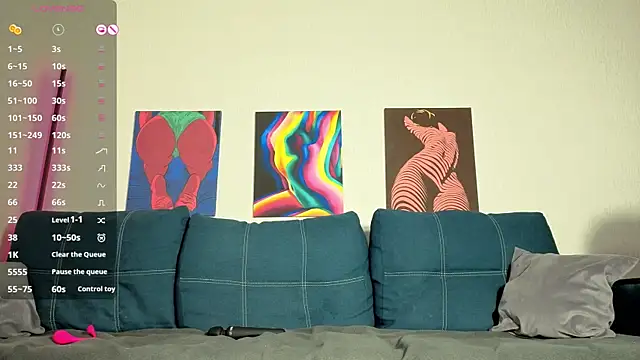 TrixiBell online show from 04-08-26, 04:01