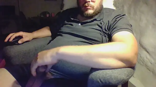 Snapshot of snebold chatting on 07-17-26, 10:03 snebold online show from 07-17-26, 10:03