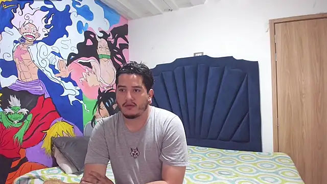 Snapshot of RoxyandAron2 chatting on 02-11-26, 01:49 RoxyandAron2 online show from 02-11-26, 01:49