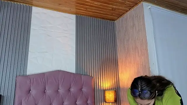 Bonnali lune online show from 04-20-26, 08:32