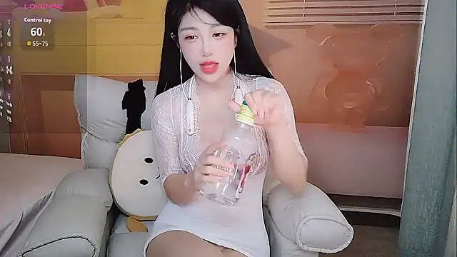 Coco--01 online show from 04-11-26, 01:32