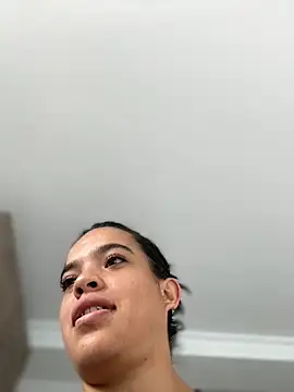 JuanitaMore01 online show from 09-30-25, 08:25