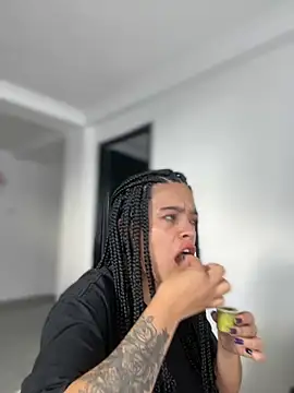 JuanitaMore01 online show from 11-29-25, 08:12