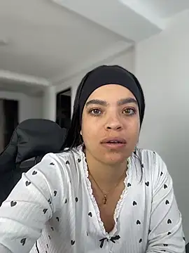 JuanitaMore01 online show from 03-29-26, 07:25