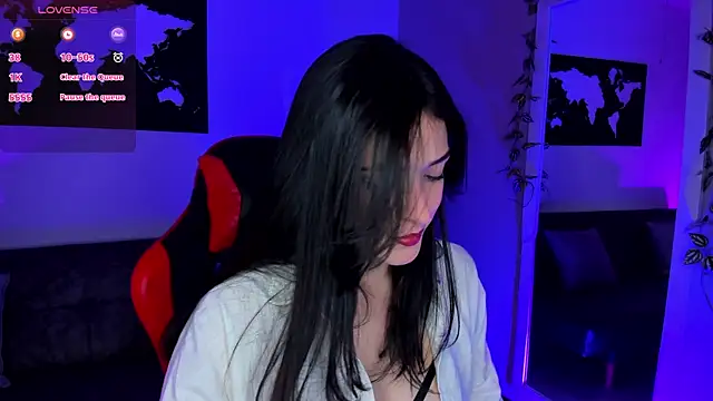 ZoeValencia1 online show from 10-31-25, 12:06