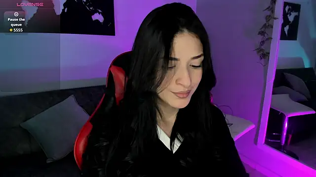 ZoeValencia1 online show from 12-15-25, 12:09