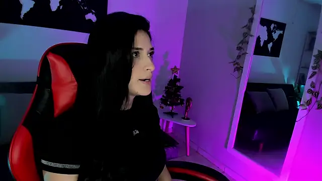 ZoeValencia1 online show from 12-17-25, 12:00