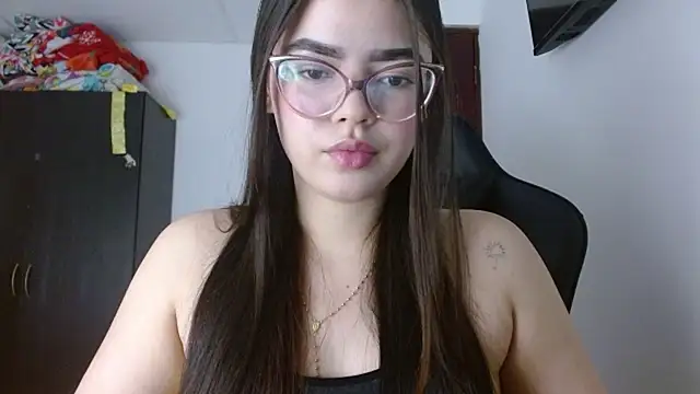 Valentina2390 online show from 04-06-26, 11:16