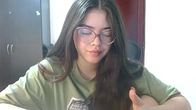 Snapshot of Valentina2390 chatting on 06-21-26, 01:30 Valentina2390 online show from 06-21-26, 01:30