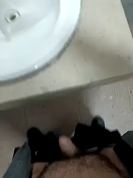 Snapshot of Diiegox69 chatting on 10-18-25, 09:10 Diiegox69 online show from 10-18-25, 09:10